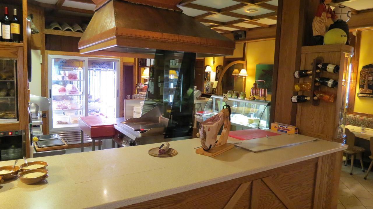 La Baita D'Oro Ristorante Residence Monteduro Esterno foto
